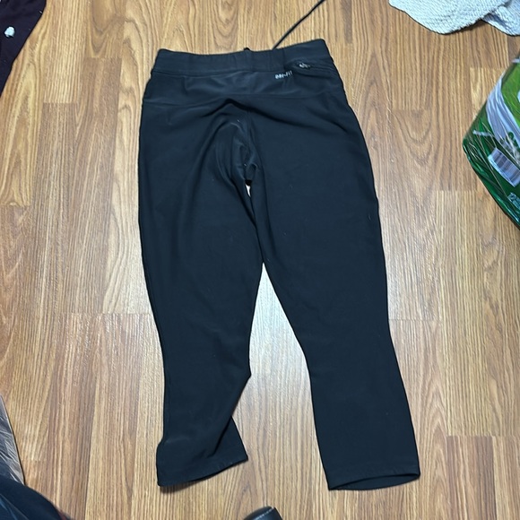 Nike dri fit capris - Picture 2 of 3